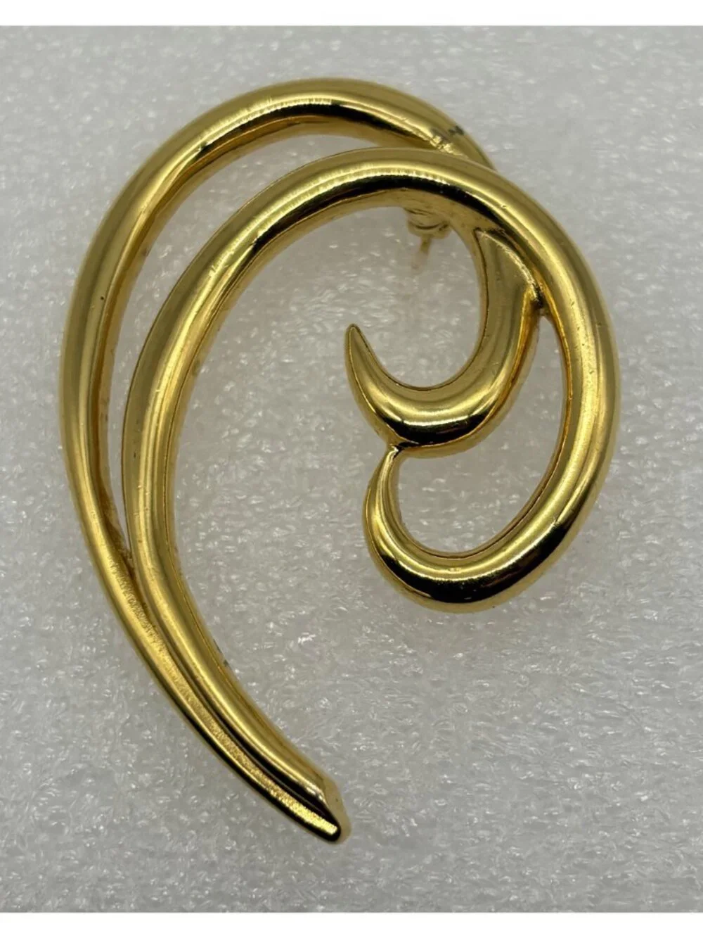 Vintage Trifari Double Waves Swirl Curl Brooch Pin Polished Gold Tone and Signed